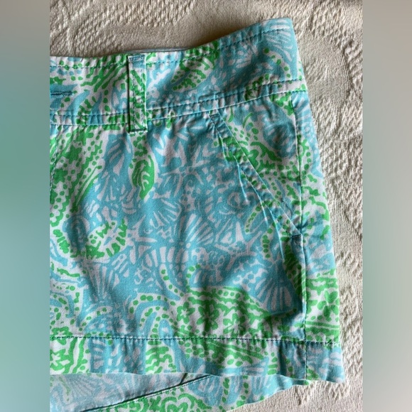 LILLY PULITZER WALSH Shorts Get Crackin Blue & Green Crab Print SZ 2 - Picture 2 of 6